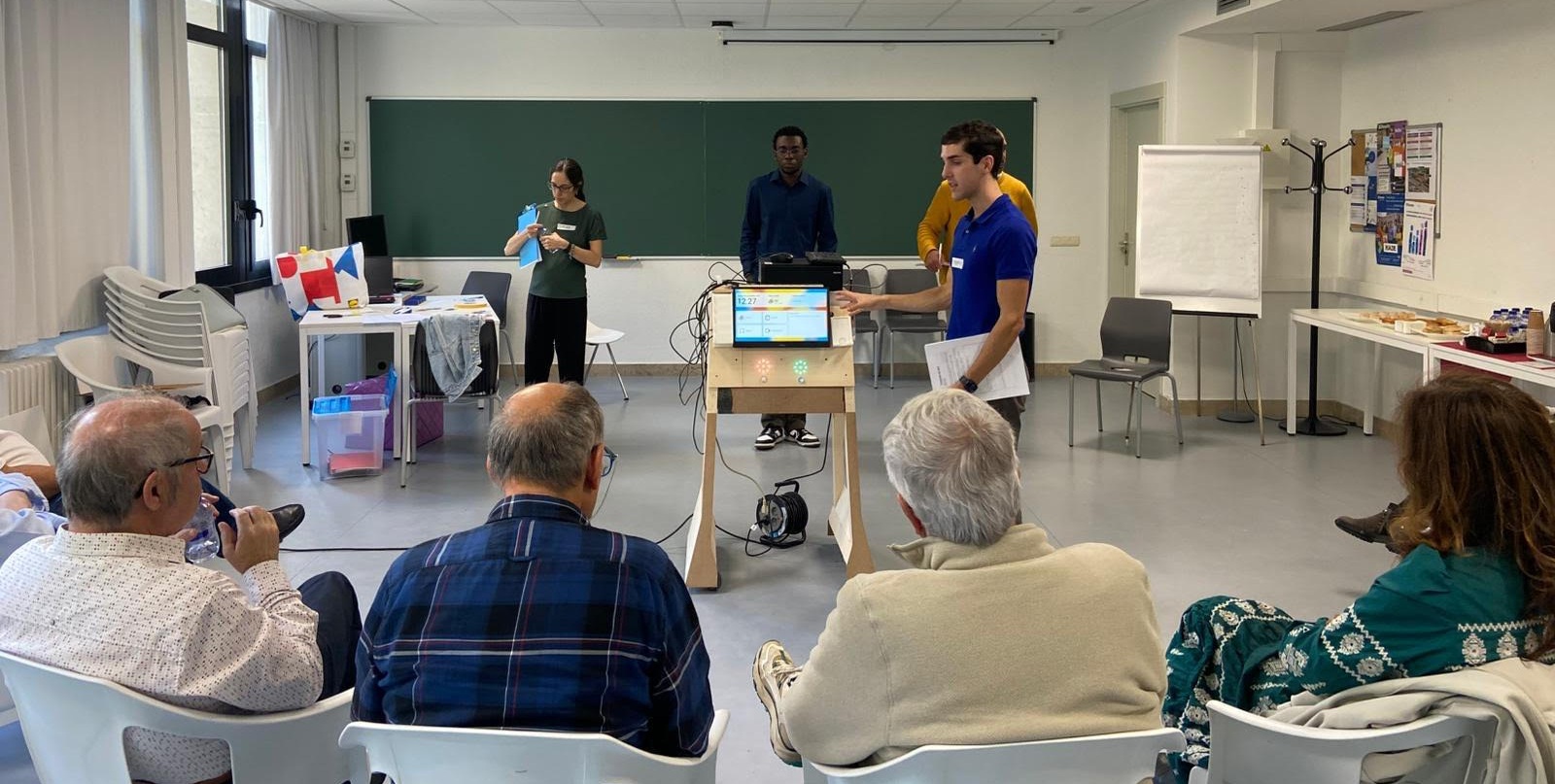 Lee más sobre el artículo El equipo de la Universidad de Deusto organiza un ensayo de co-diseño de mobiliario